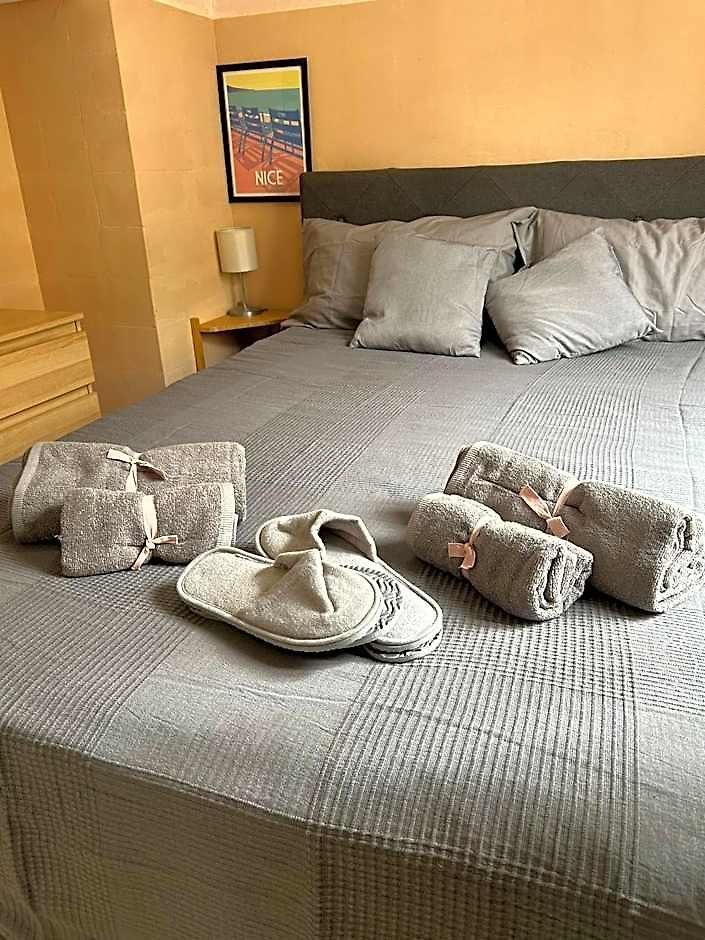 Apartment Bright With Private Balcony In Port