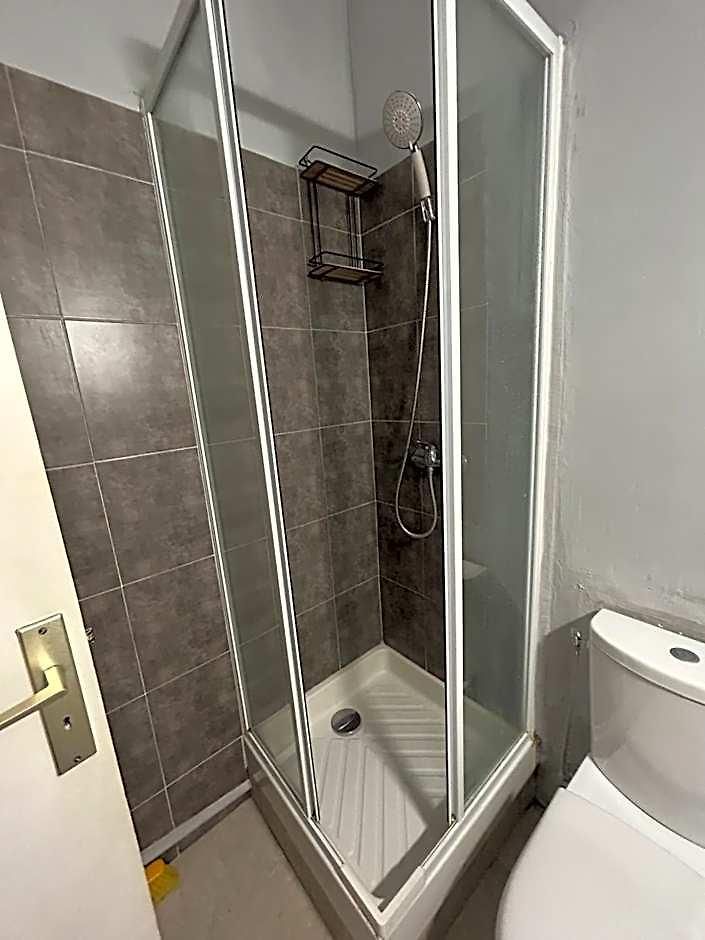 Apartment Bright With Private Balcony In Port Nice