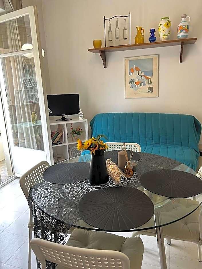 Bright With Private Balcony In Port Apartment