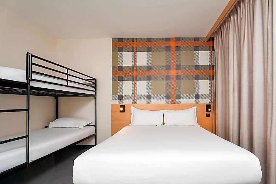 Easyhotel Old Town