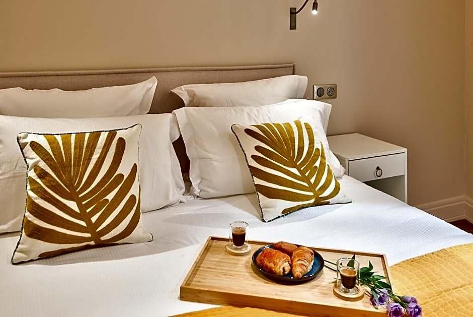 9 Alberti Centre Aparthotel 4*