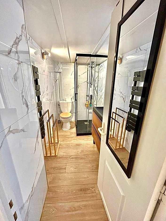 Petit Cocon En Duplex - Centre-ville & A 2 Minutes Nice