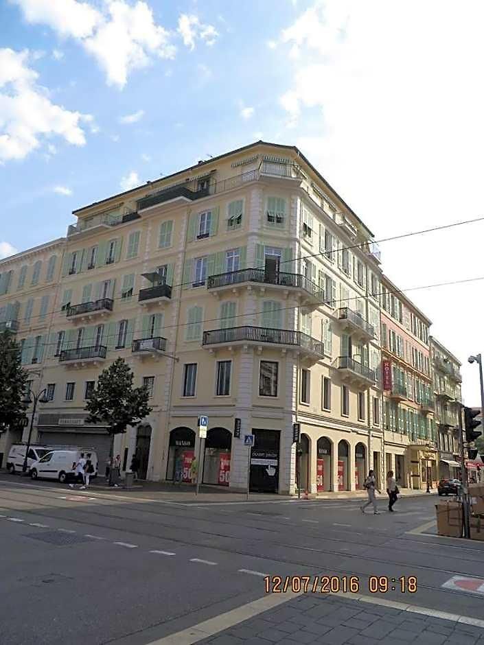 Résidence Adonis Appart hôtel 3*