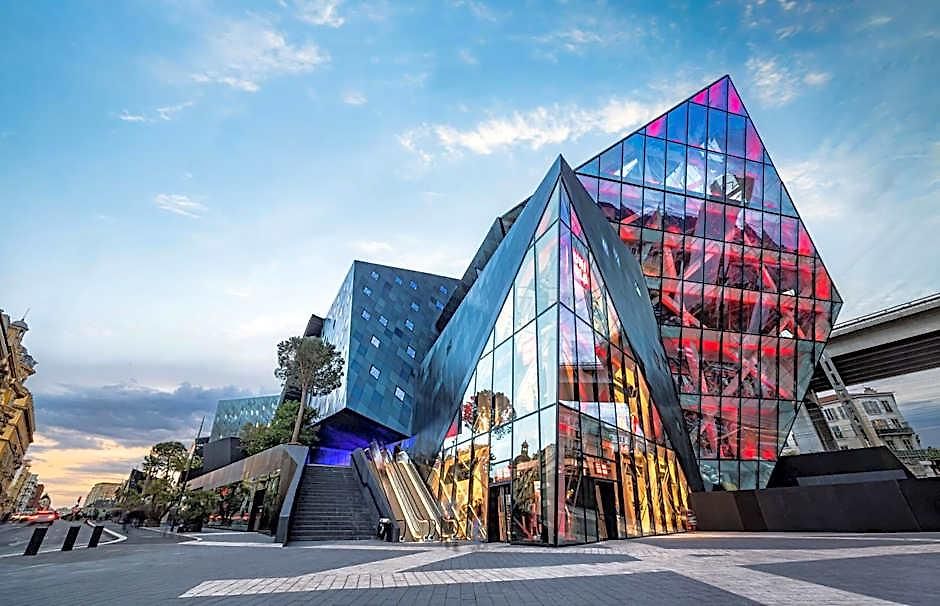 Doubletree By Hilton Centre Iconic Hotel 4*
