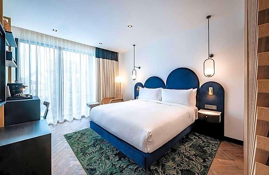 Doubletree By Hilton Centre Iconic Hotel 4*