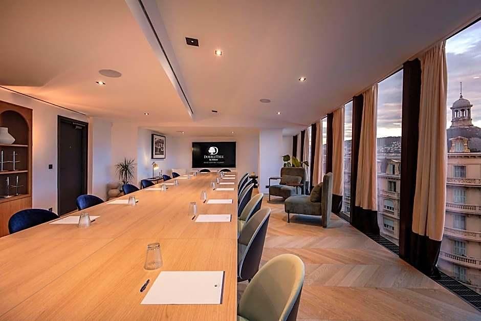 Hotel Doubletree By Hilton Centre Iconic 4*