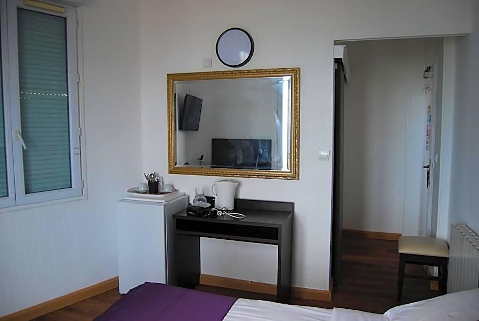 Azur Hotel