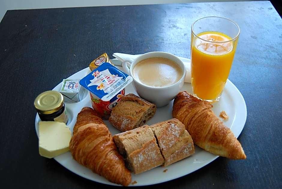 Hotel Azur 2*