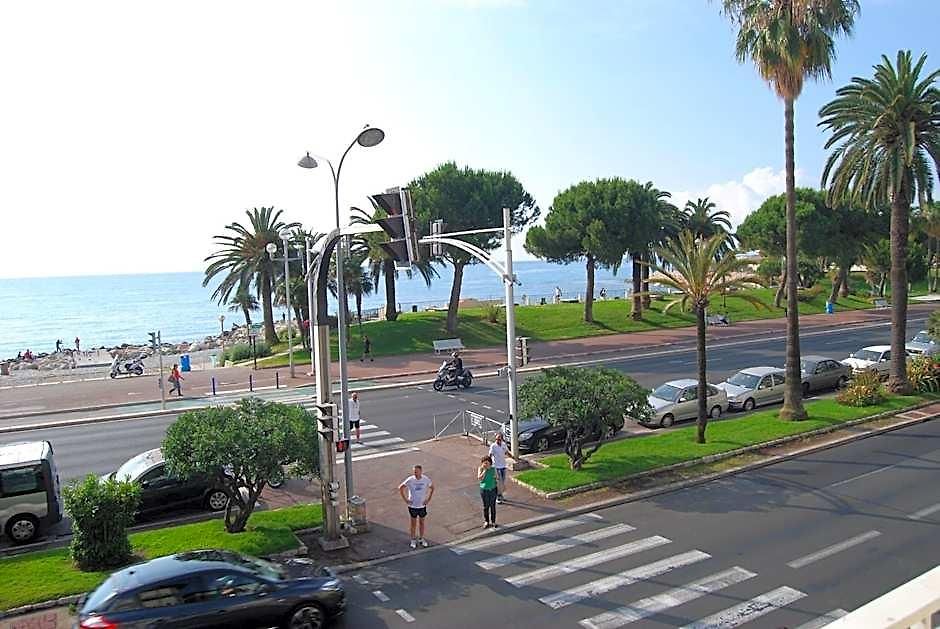 Azur 2* Nice