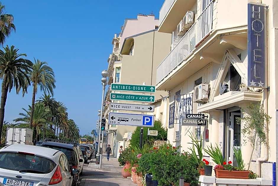 Azur Hotel 2*