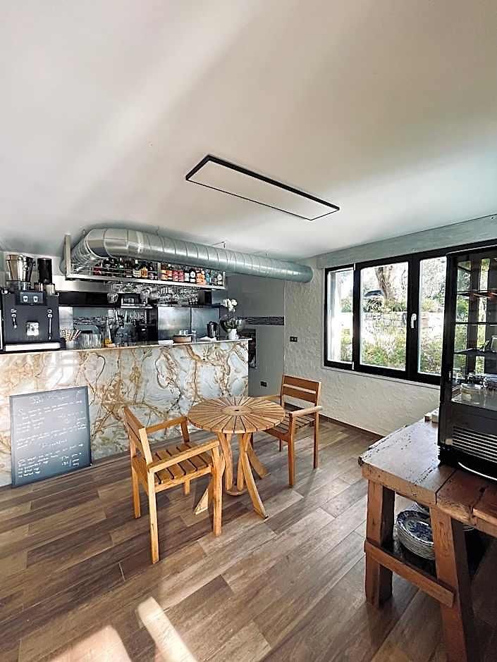 Escondida Bed & Breakfast