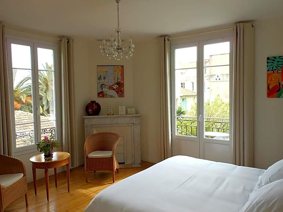 Les Cygnes Hotel 3*