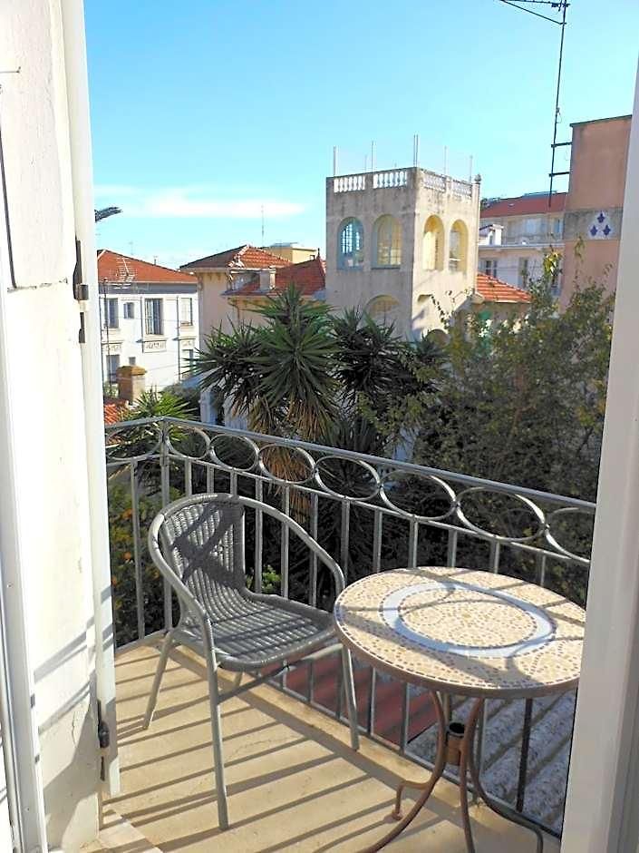 Les Cygnes Hotel
