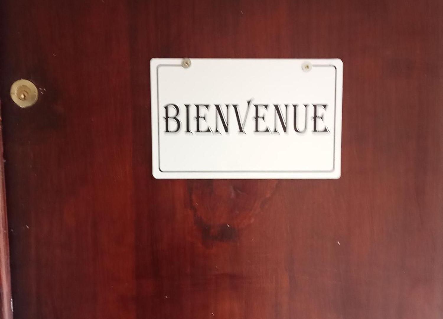 Centre- Small Pied-a-terre Near Beaches Nice