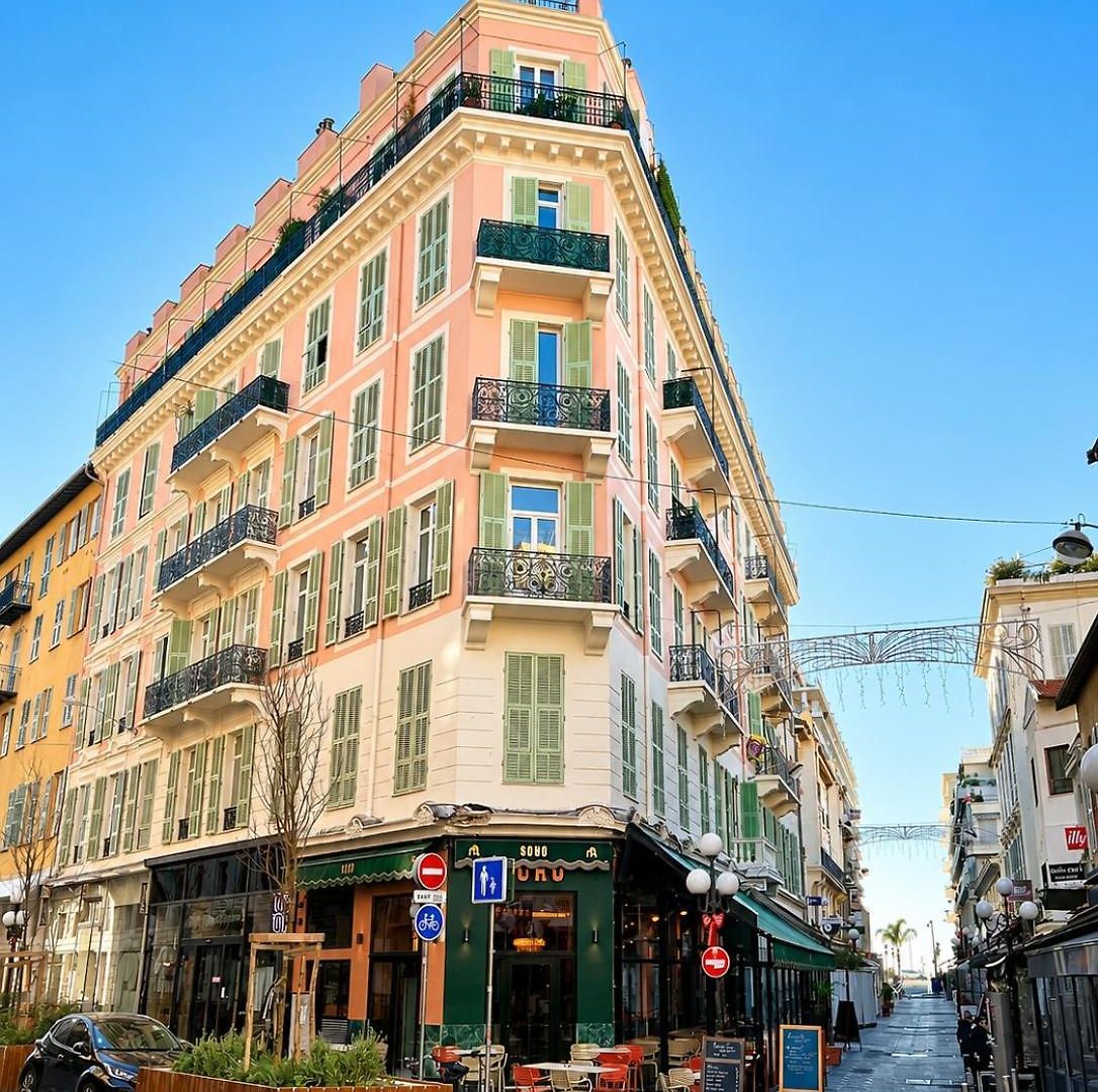 Stunning In The Gold Square Of Nice! Appartement