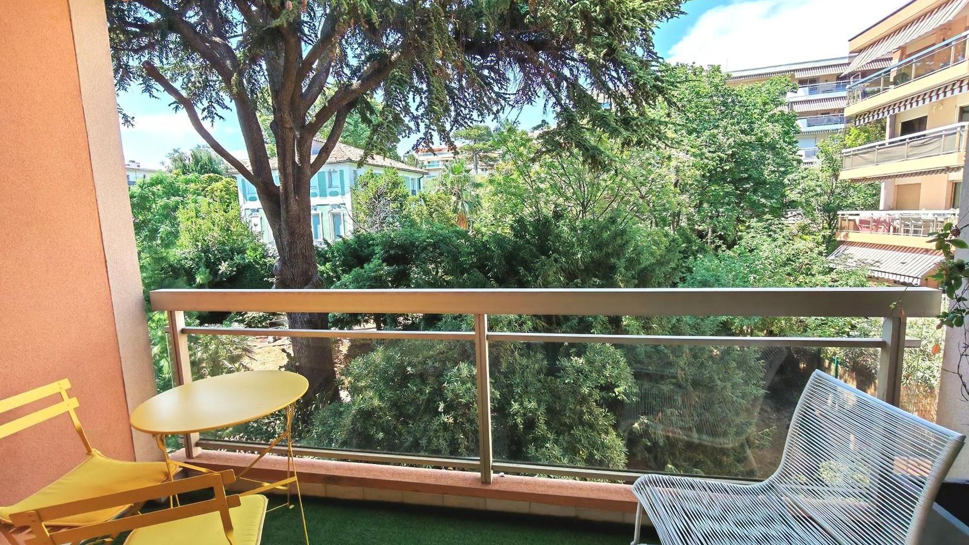 2 Pieces Au Calme Avec Terrasse Et Climatisation Apartment *