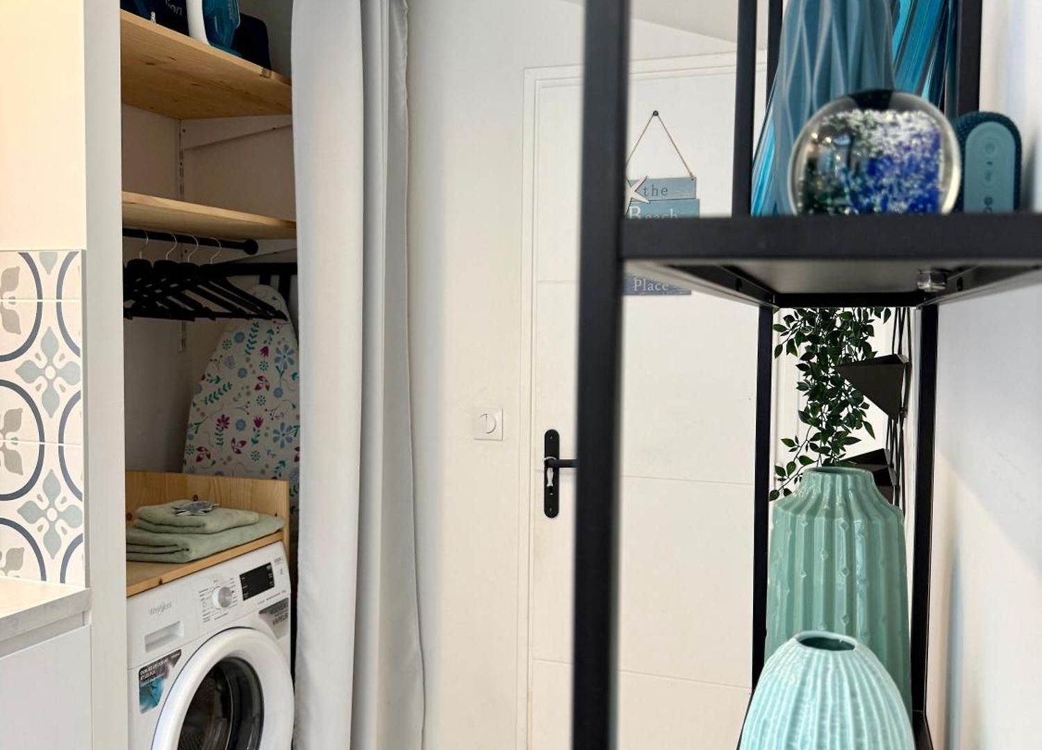 Appartement Coastal Gem - Private Parking & Air Conditioning *
