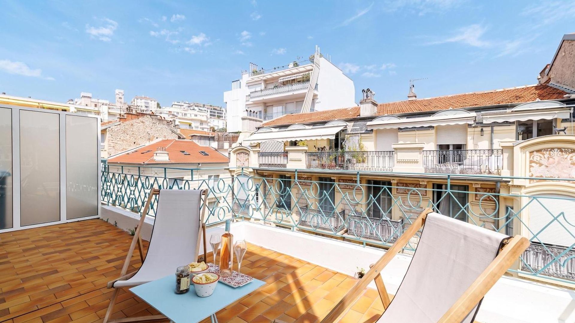 Apartment Cosy Rooftop With Terrace - Happy Nice