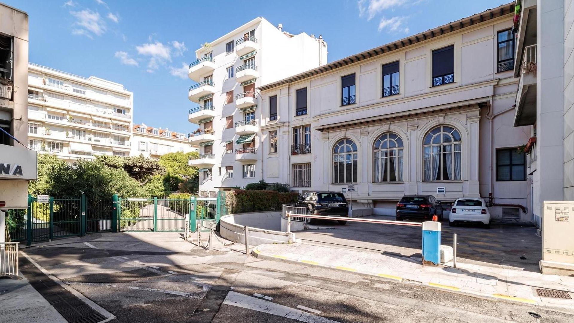 Promenade Des - Happy