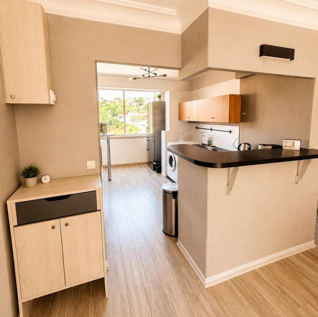Charming, Quiet Two-bedroom Apartment, Parking, And Beautiful View Apartment *
