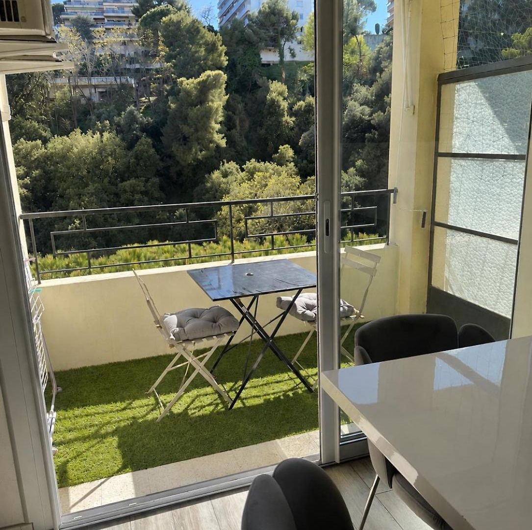 Charming, Quiet Two-bedroom Apartment, Parking, And Beautiful View Apartment