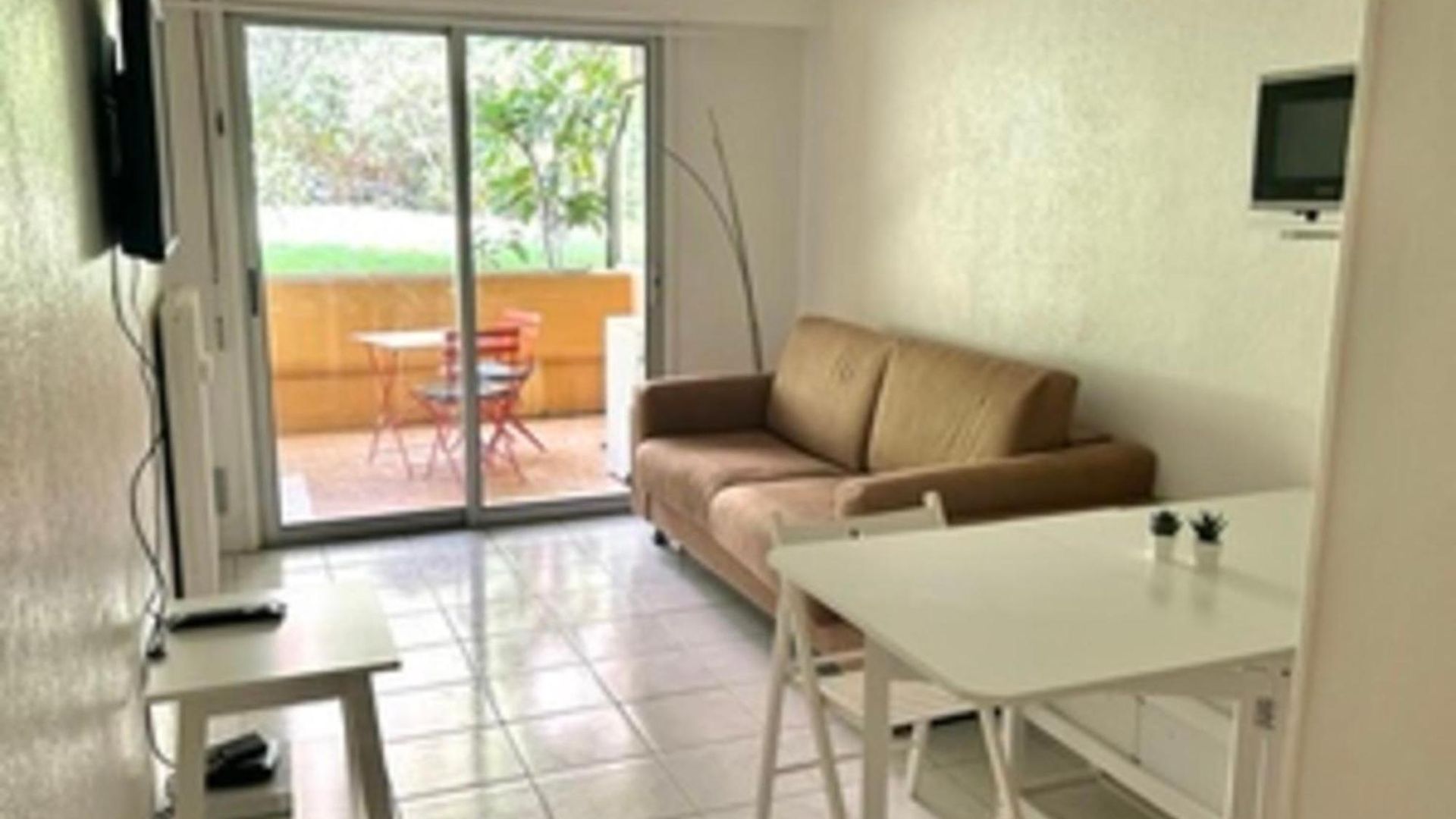 Apartment In Complex With Pool And Tennis Court Nice