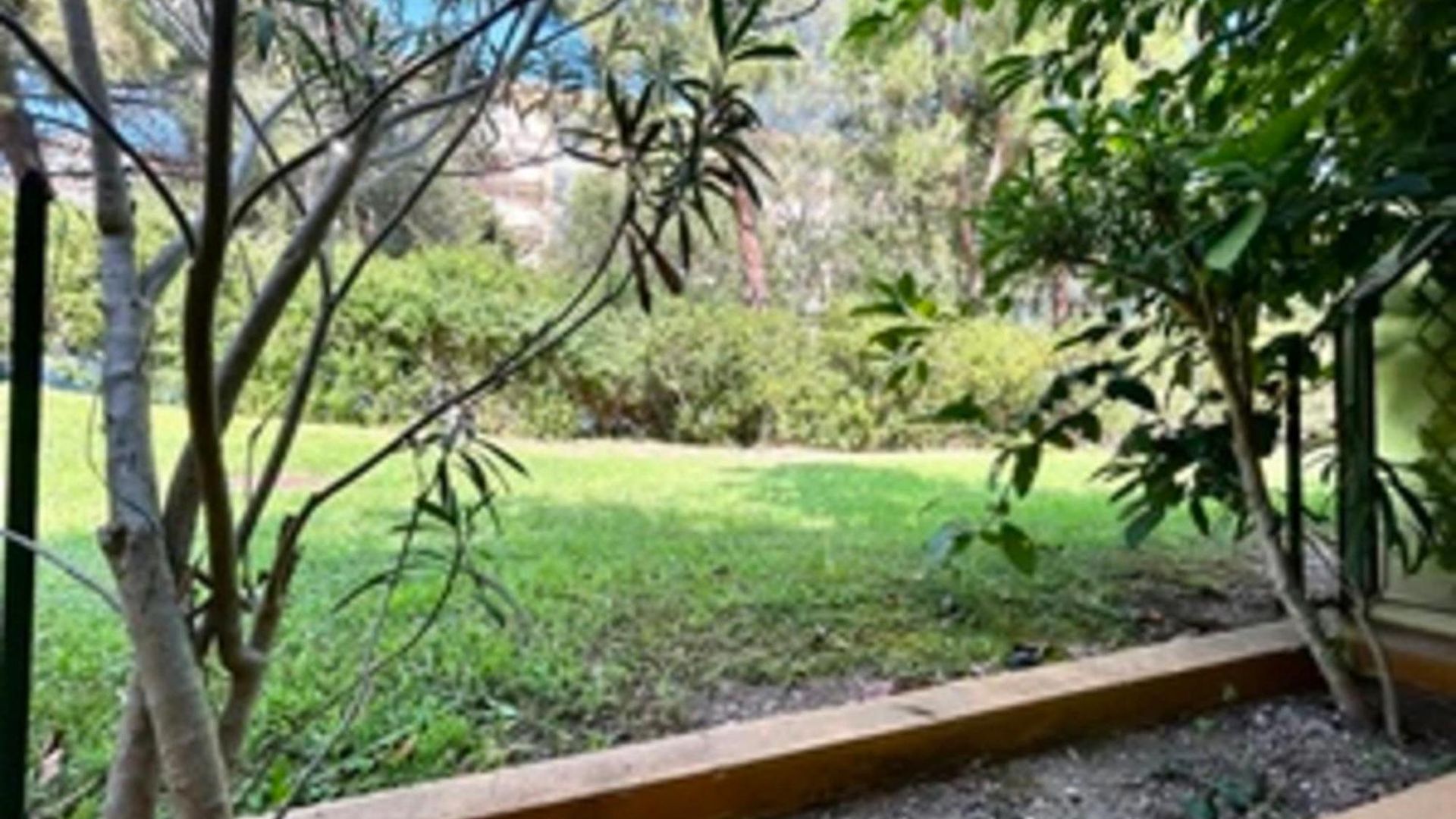 In Complex With Pool And Tennis Court Apartment