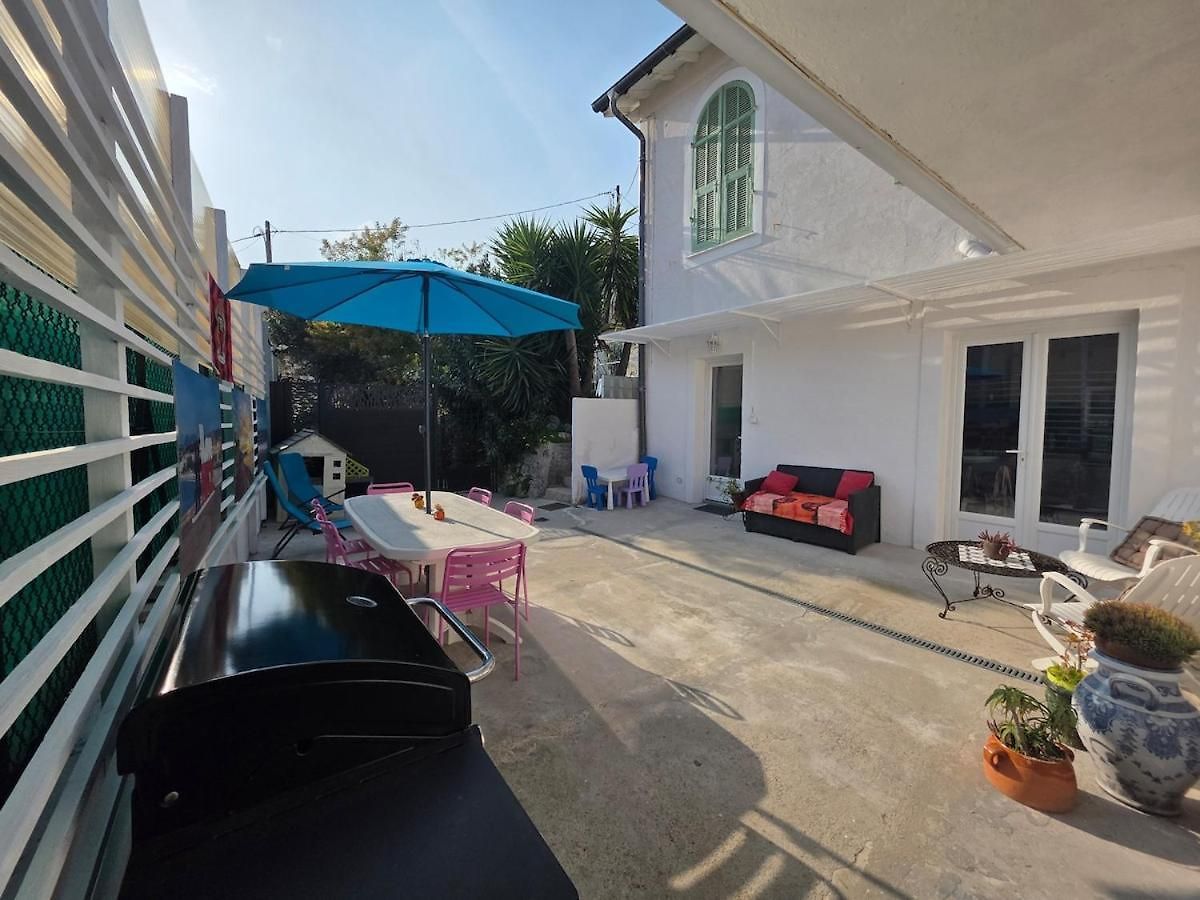 Maison A Et Sa Terrasse Exposee Sud * Nice