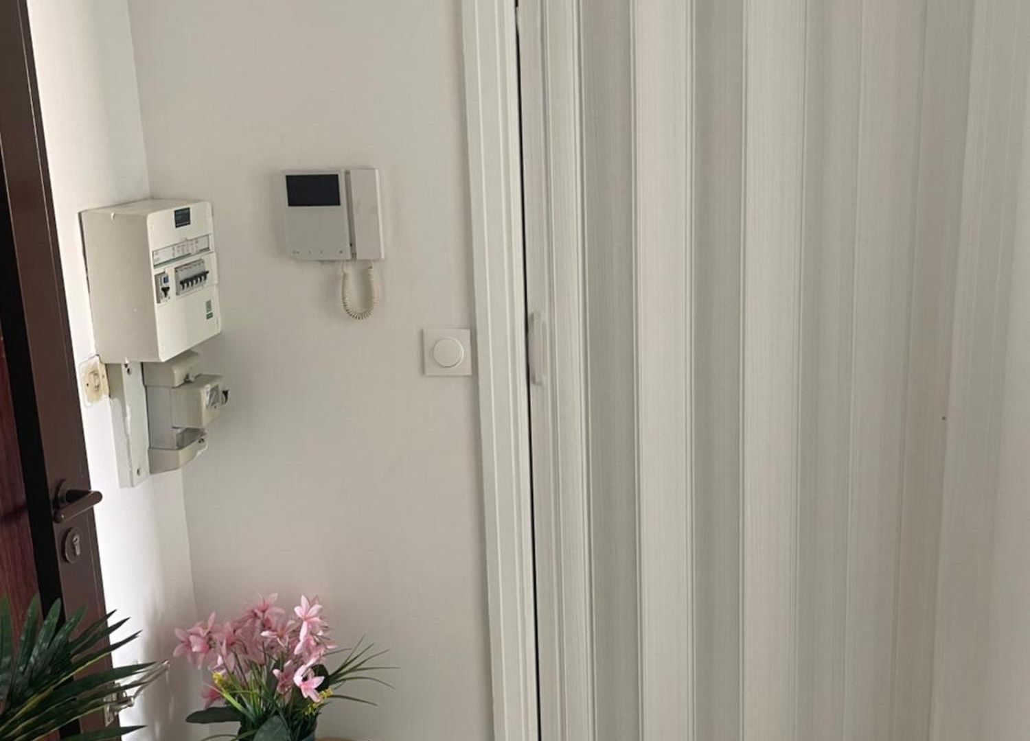 With Private Bathroom & Wc , Balcony & Air Conditioning - Centre, 5 Min From Sea & Promenade Homestay