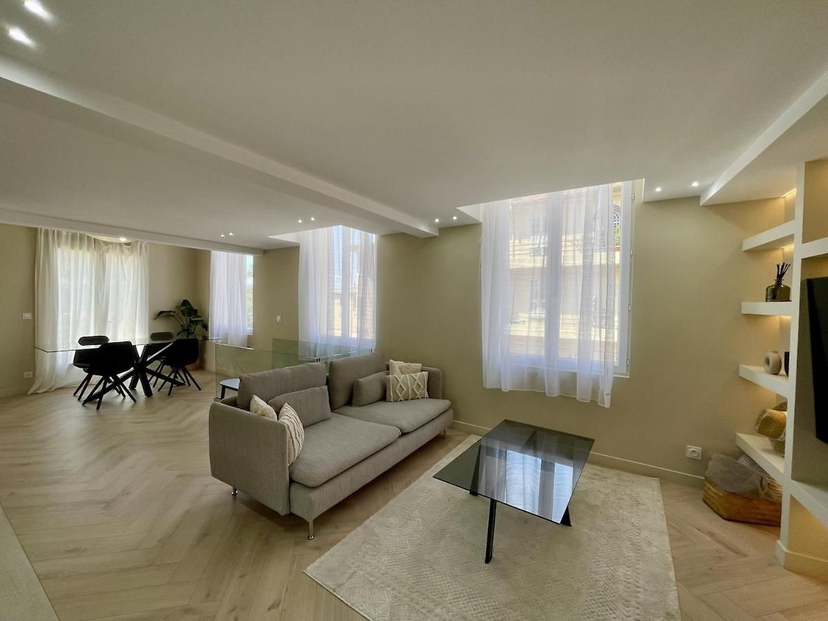 House With Sunny Terrace And Ac *