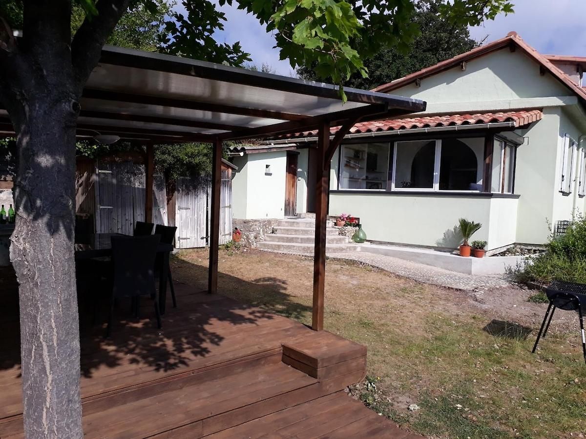 Maison Et Jardin Sur Les Hauteurs De *