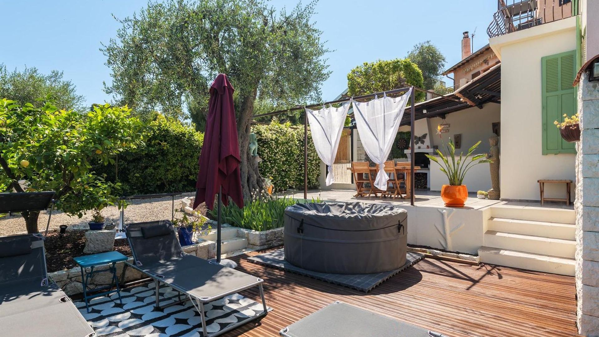 Charming Sea View With Jacuzzi And Private Garden Villa *