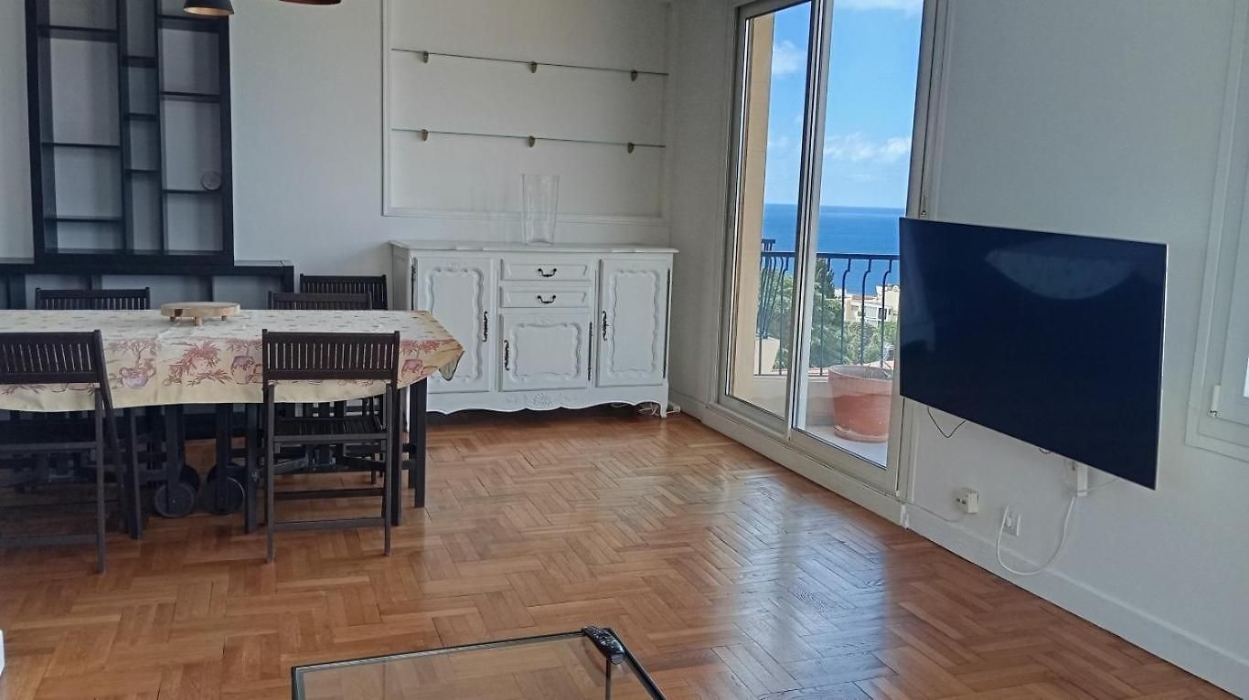 Fantastic View ! Private Bedroom In A Family Apartment, Private Bathroom, Shared Kitchen And Living Spaces Nice