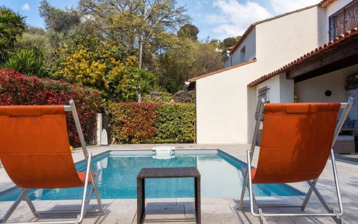 Havre De Paix Avec Piscine Sur Les Hauteurs De Holiday home