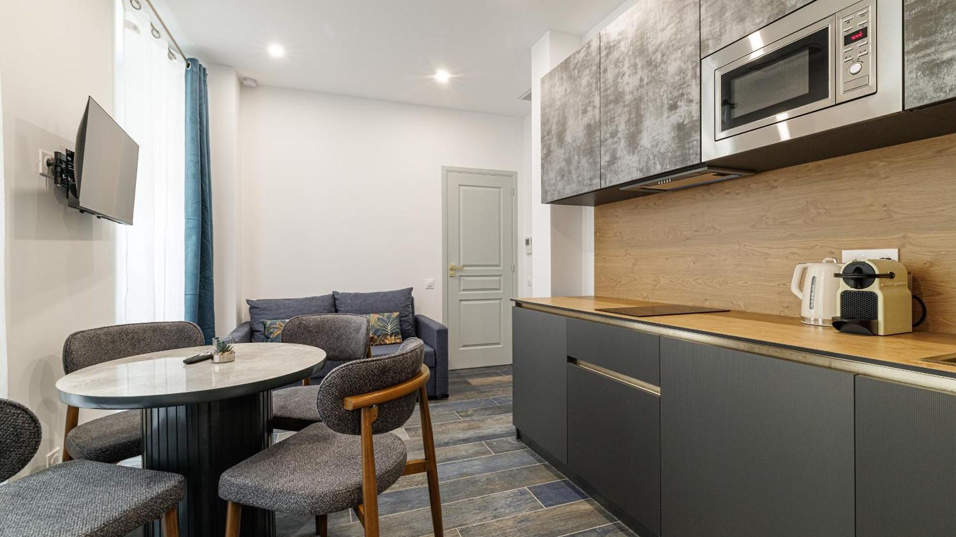 Maison Asteria 3*