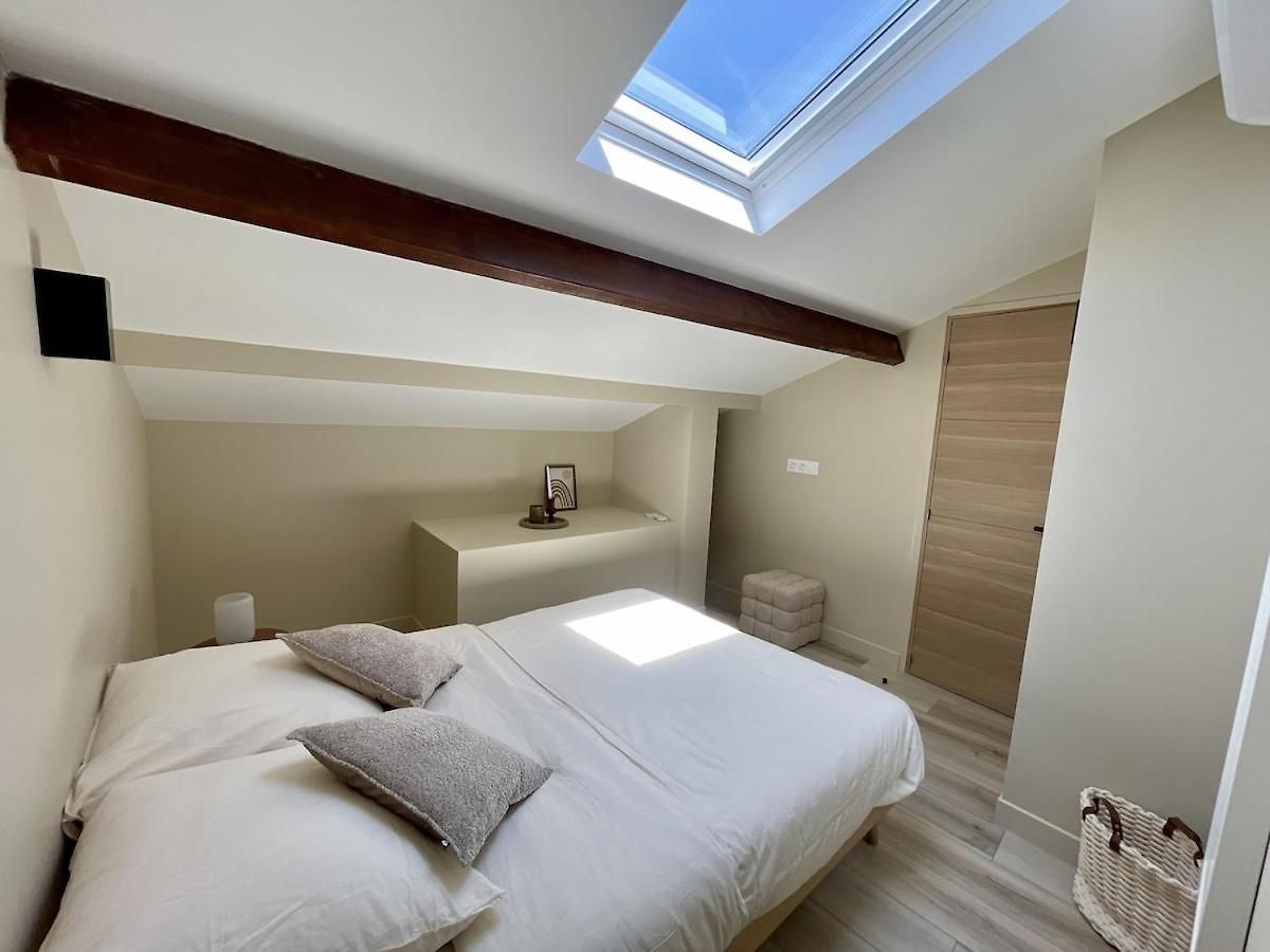 House With Sunny Terrace And Ac Nice