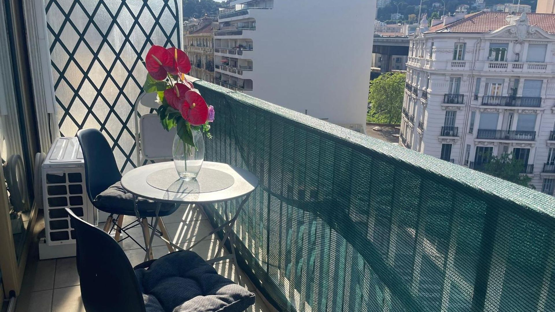 With Private Bathroom & Wc , Balcony & Air Conditioning - Centre, 5 Min From Sea & Promenade Homestay