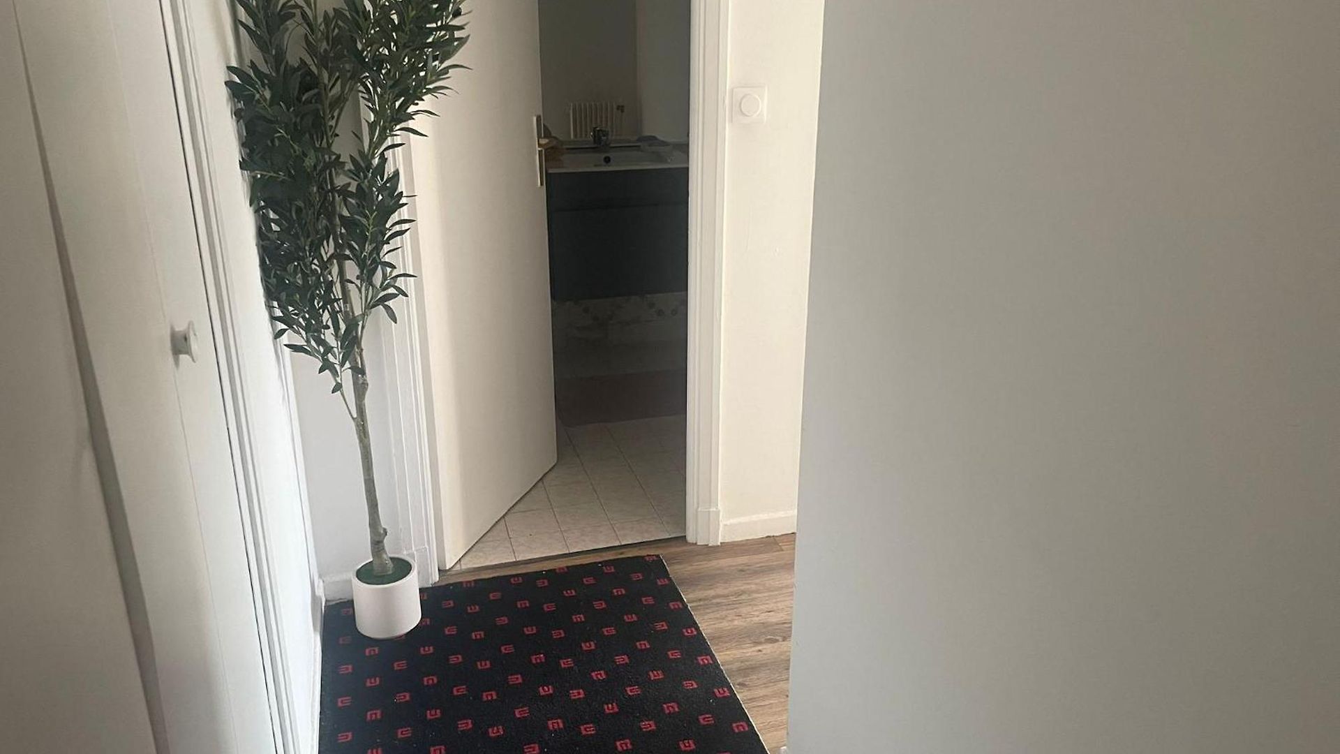 With Private Bathroom & Wc , Balcony & Air Conditioning - Centre, 5 Min From Sea & Promenade * Nice