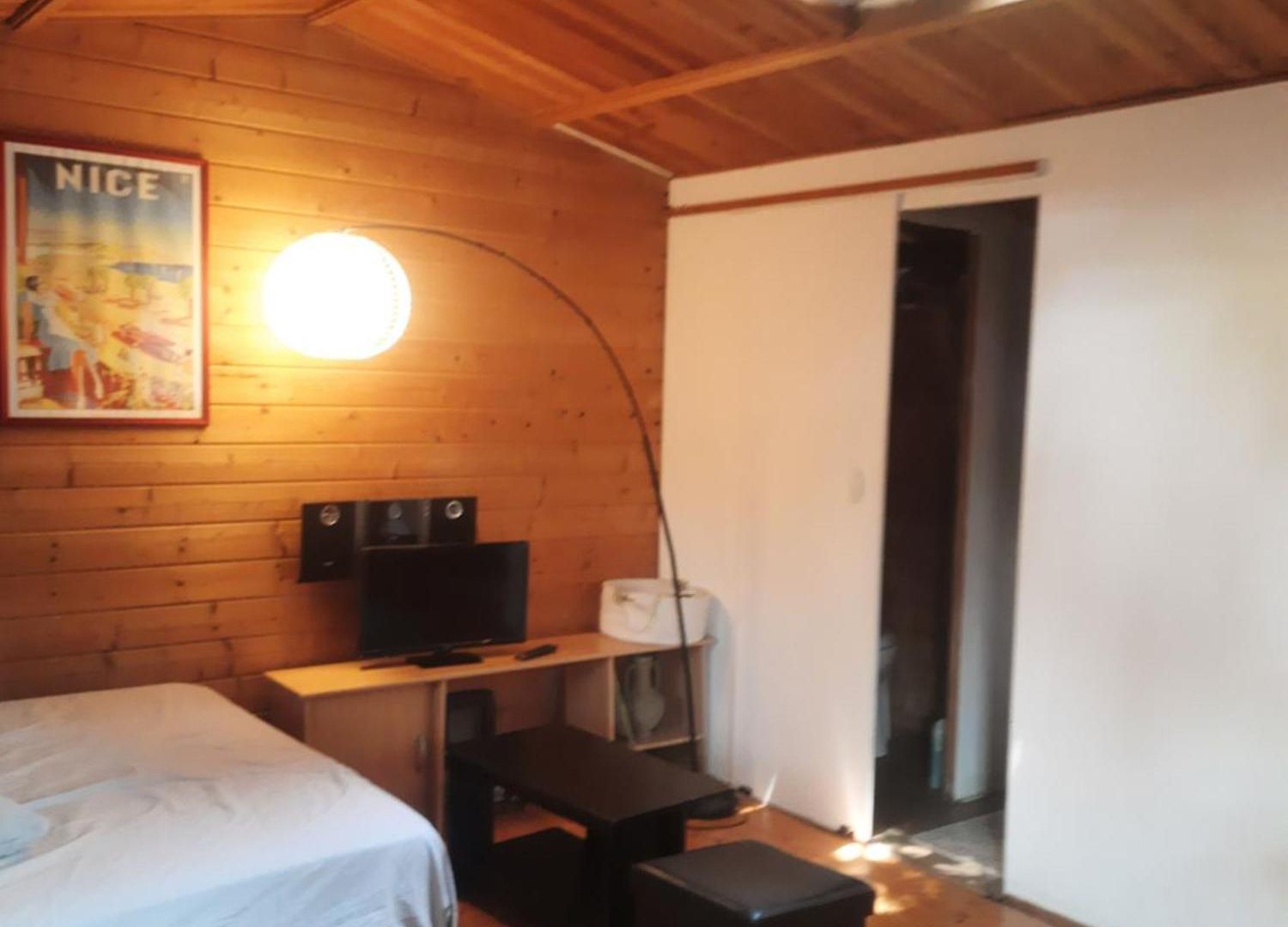 Au Centre De 3*