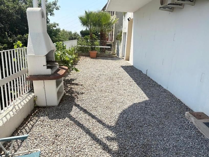 Meuble Grande Terrasse Piscine Parking Gratuit *