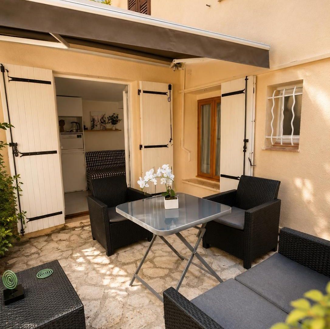 Cocon D Amour Studio Avec Jacuzzi Terrasse Et Parking Prive Holiday home