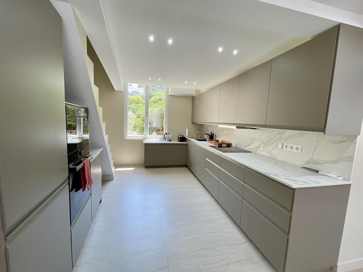 Villa House With Sunny Terrace And Ac Nice