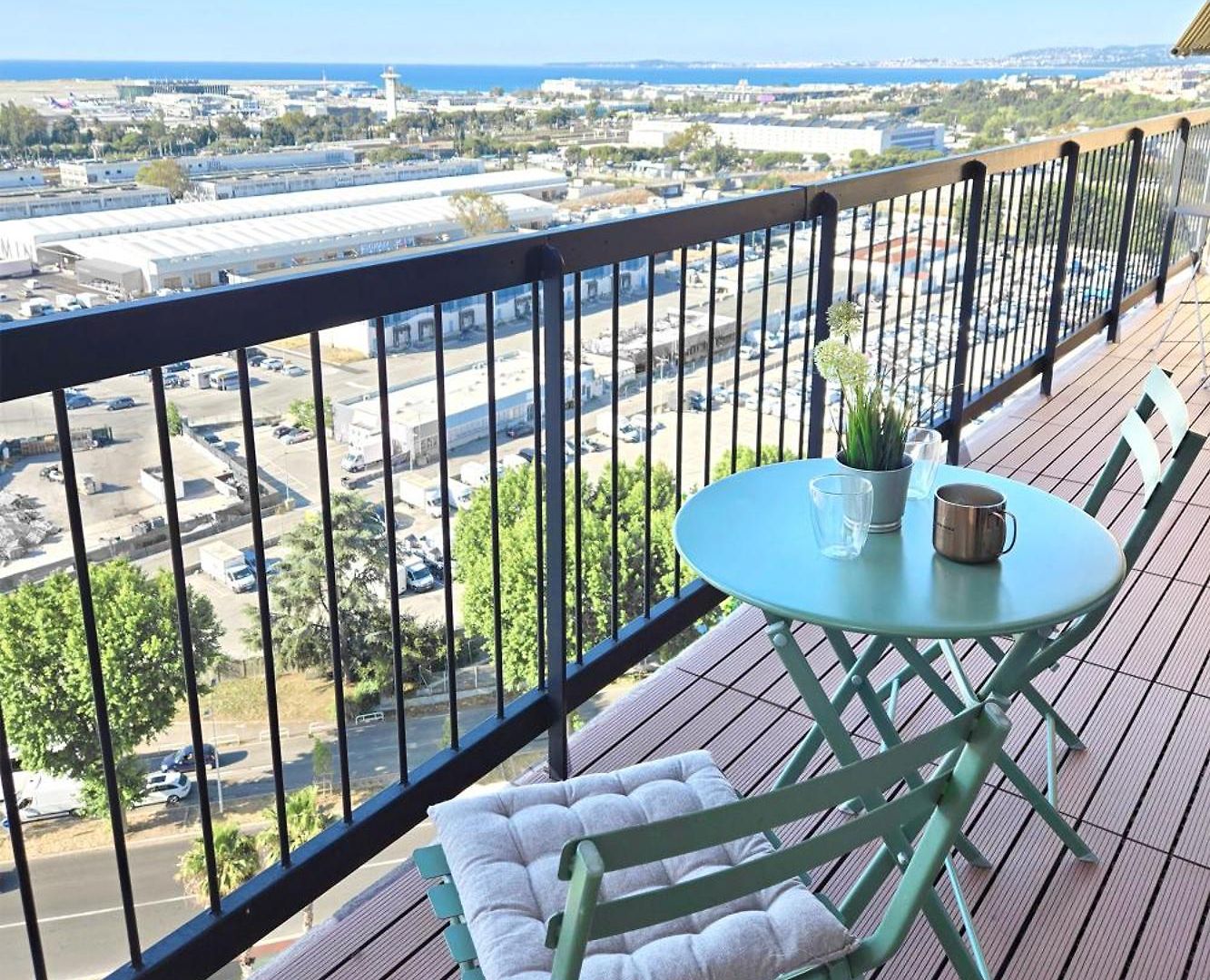 Private Sea View On Floor 16 In Shared - Ac - Walk To Airport *