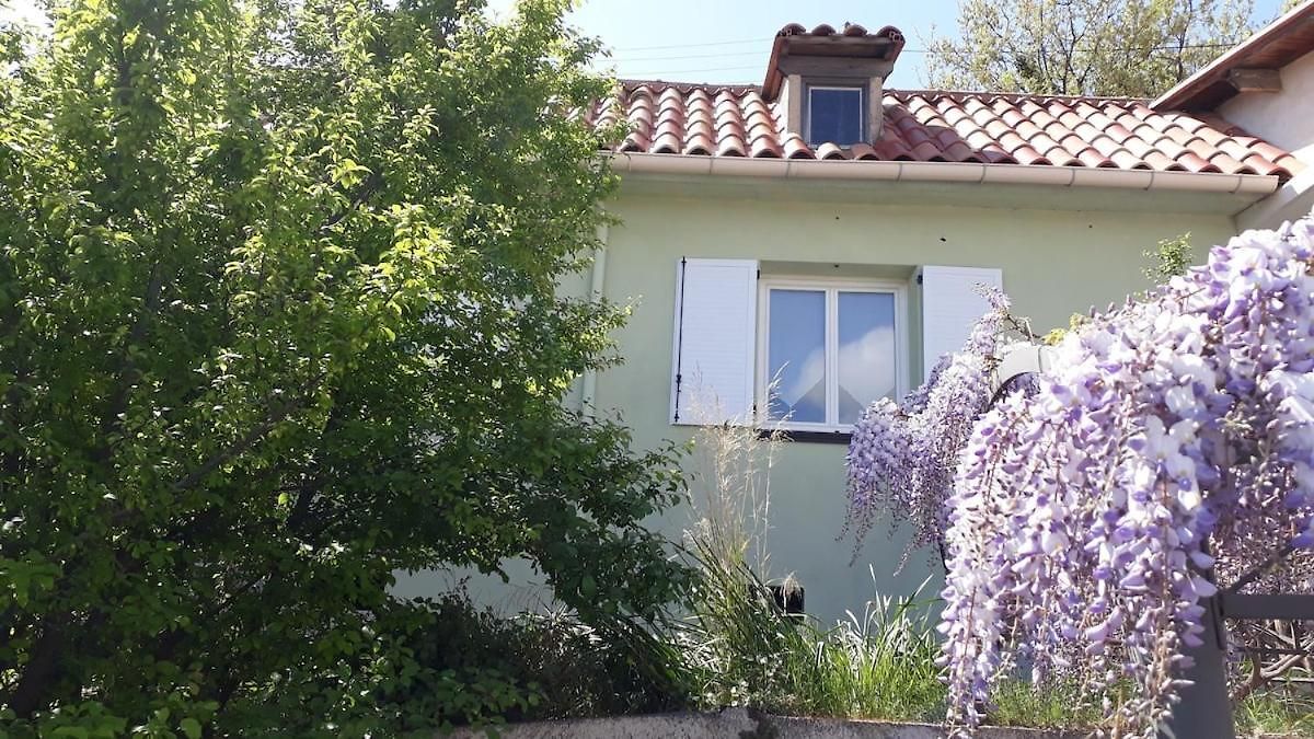 Holiday home Maison Et Jardin Sur Les Hauteurs De *