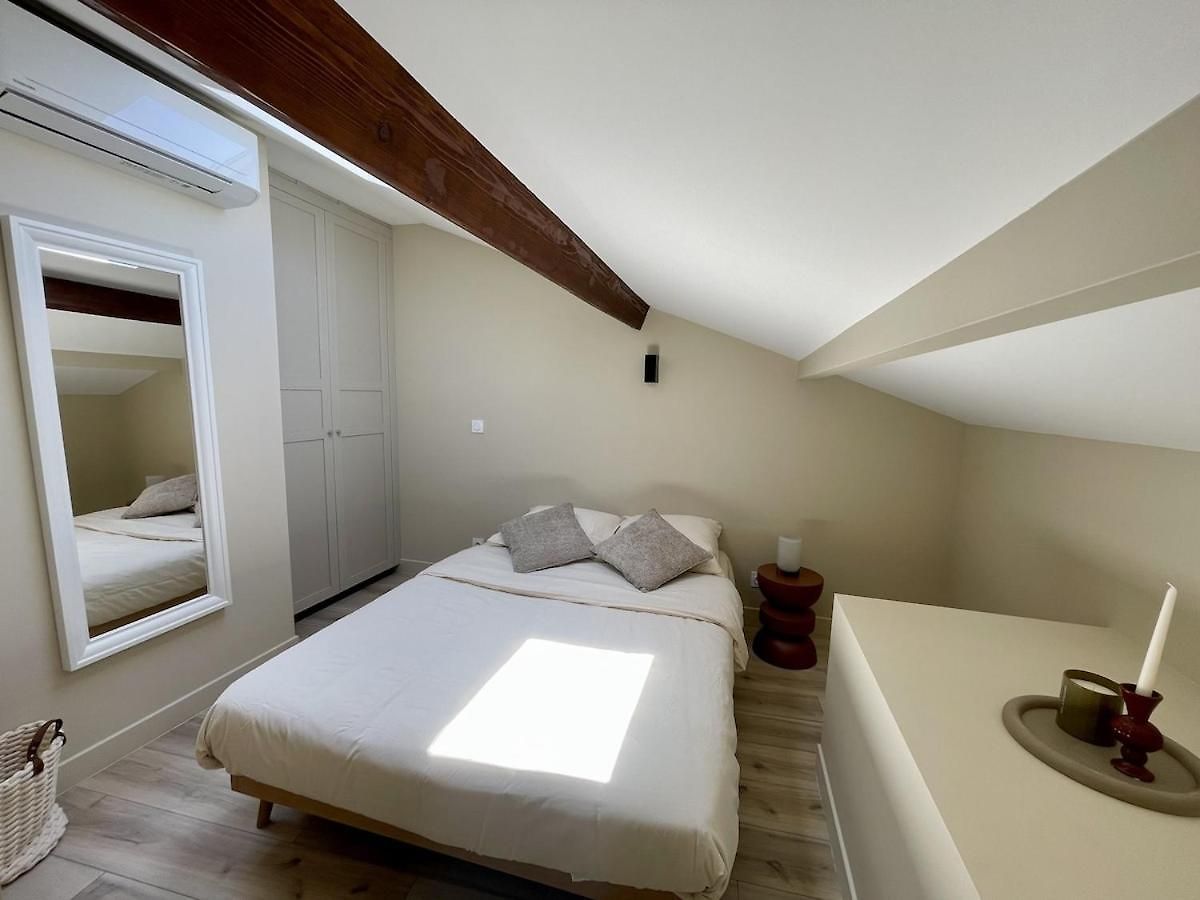 House With Sunny Terrace And Ac