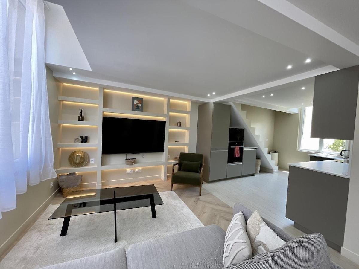 House With Sunny Terrace And Ac Villa *