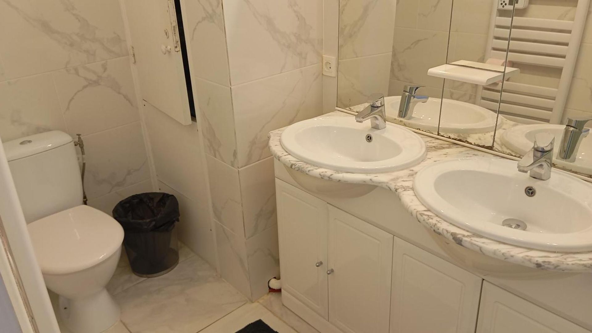 Guest house Fantastic View ! Private Bedroom In A Family Apartment, Private Bathroom, Shared Kitchen And Living Spaces Nice