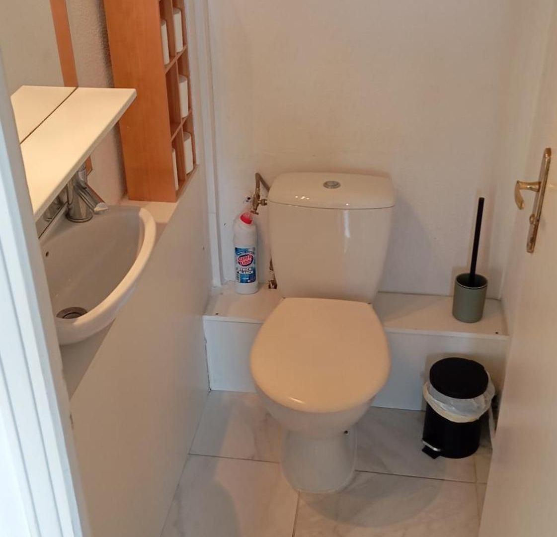 Fantastic View ! Private Bedroom In A Family Apartment, Private Bathroom, Shared Kitchen And Living Spaces 3*