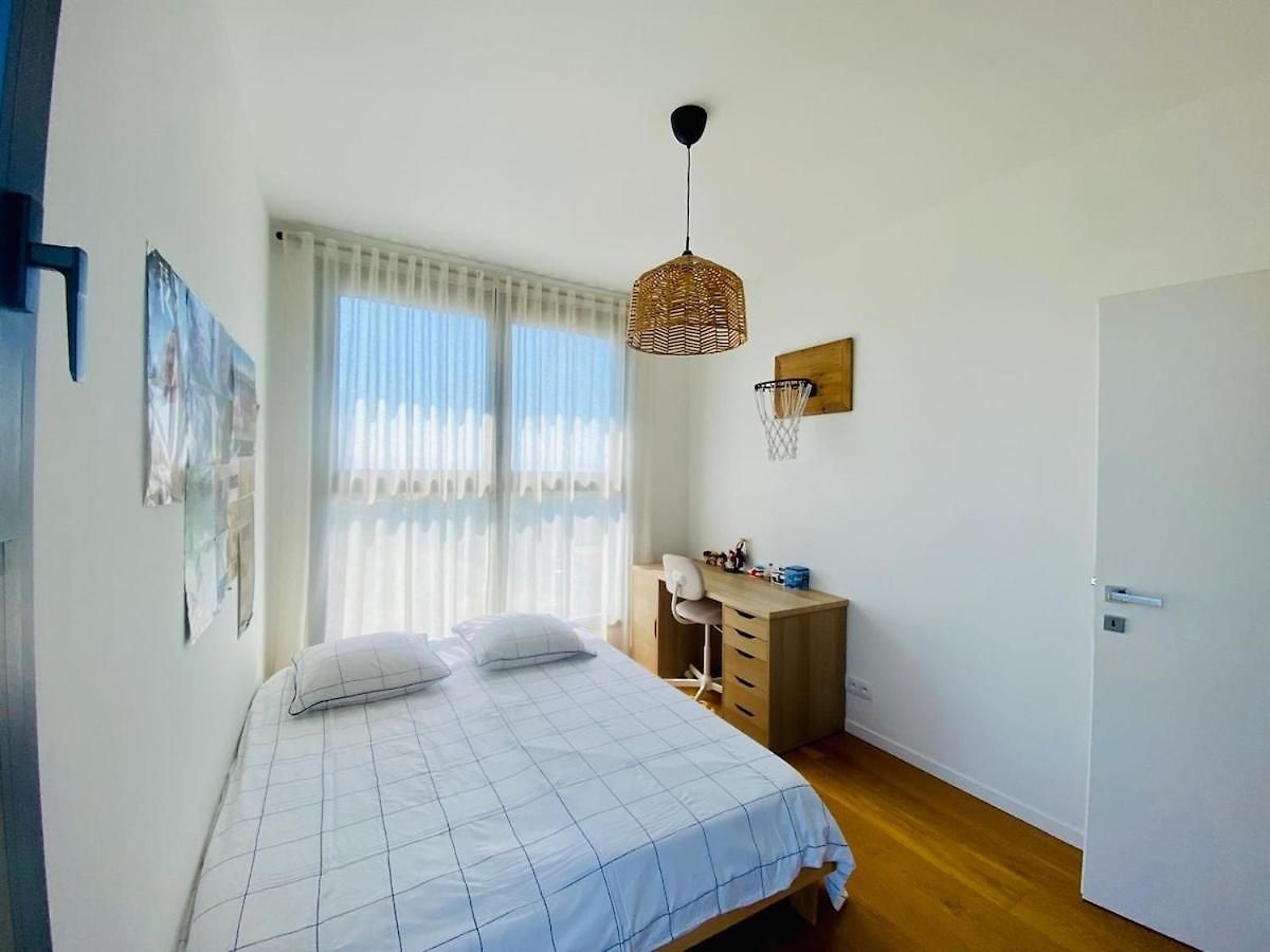 House With Pool And Sea View In * Nice
