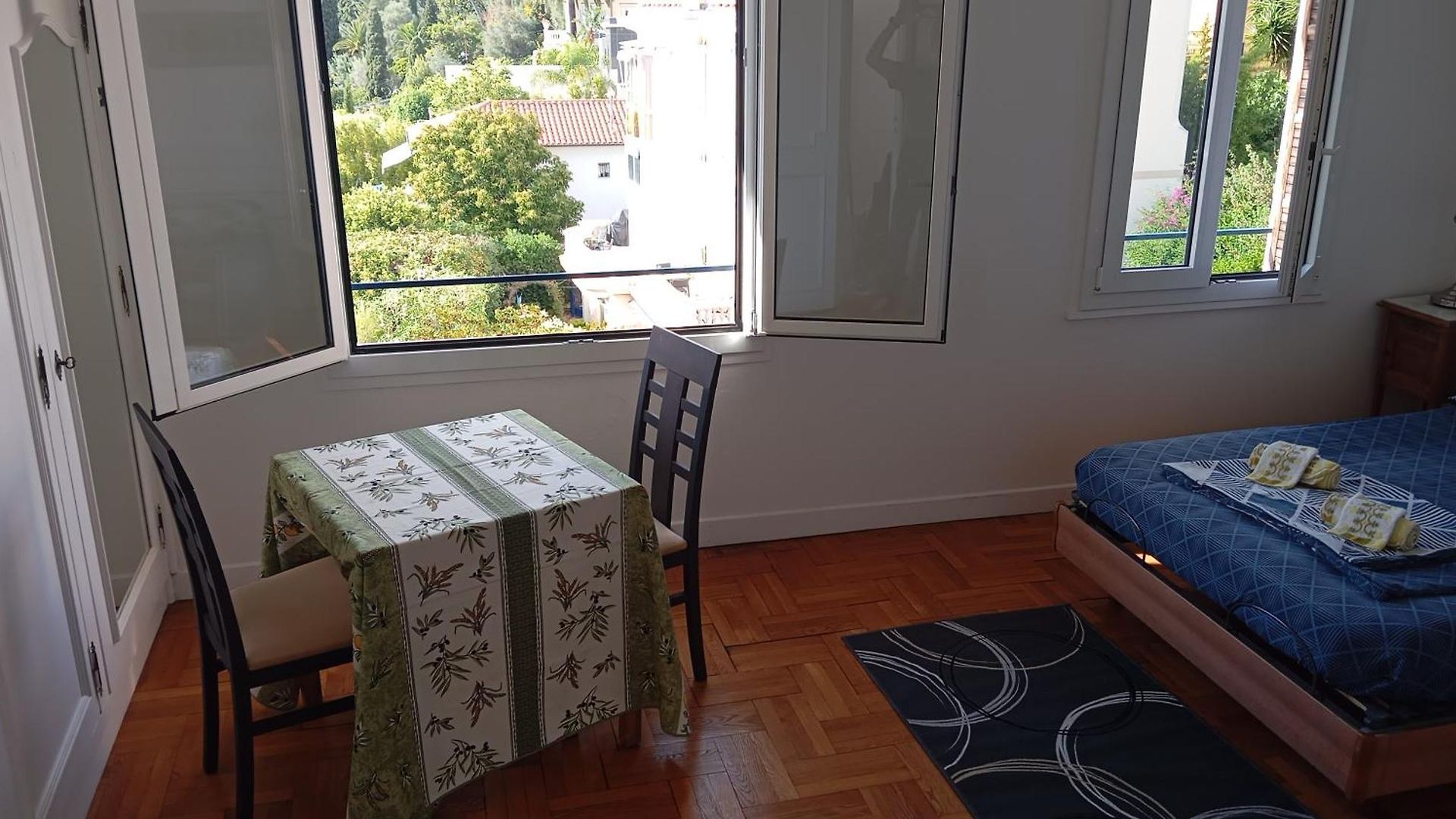 Guest house Fantastic View ! Private Bedroom In A Family Apartment, Private Bathroom, Shared Kitchen And Living Spaces 3*